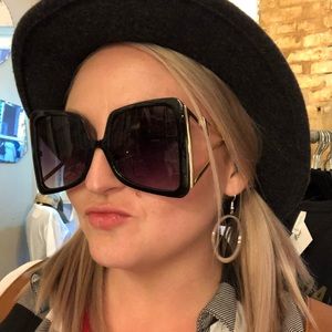 Meet your Posher, Brittney